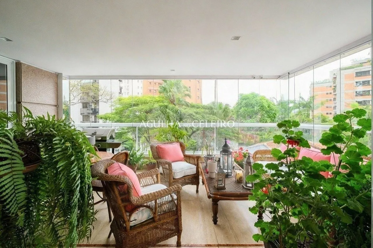 Elegância, espaço e vista verde em localização privilegiada. – 21215