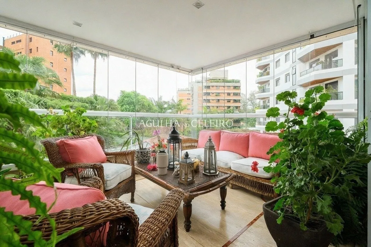 Elegância, espaço e vista verde em localização privilegiada. – 21215