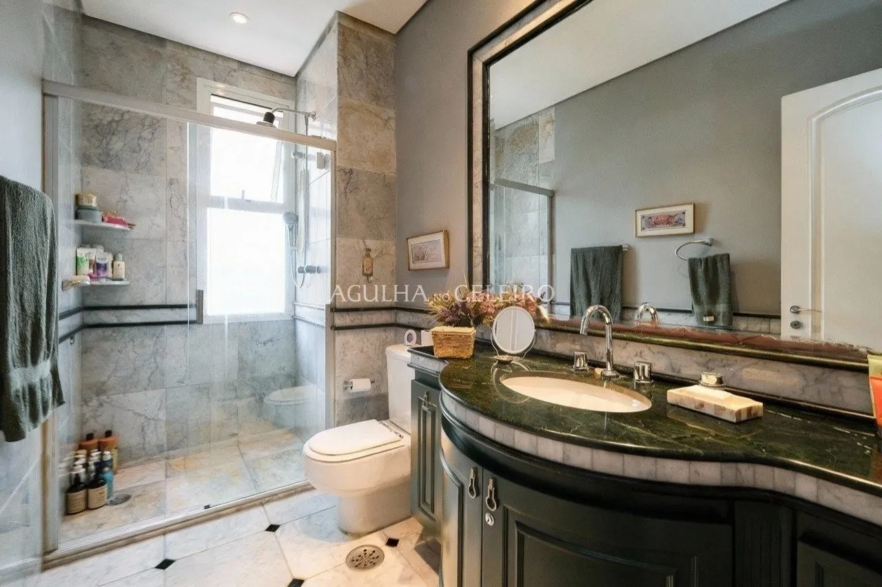 Elegância, espaço e vista verde em localização privilegiada. – 21215