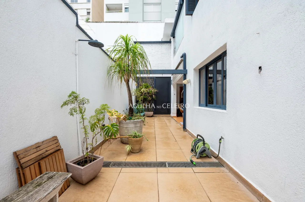 Refúgio no Baixo Pinheiros: luz, pátio e muitas possibilidades! – 21236 - 21236 (41)