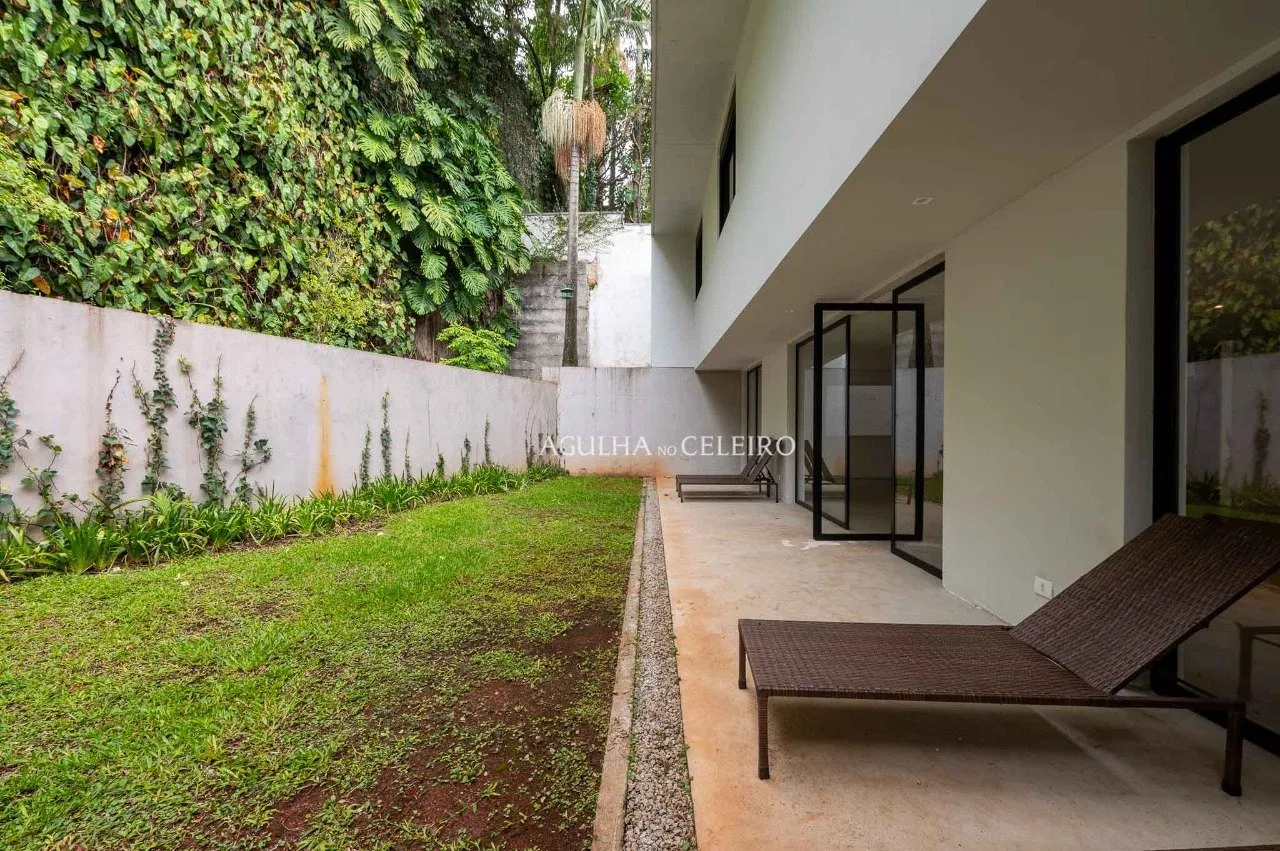 Casa contemporânea com alto padrão de segurança, muito verde e infinitas possibilidades para customizar do seu jeito. – 21259 - 21259 (10)