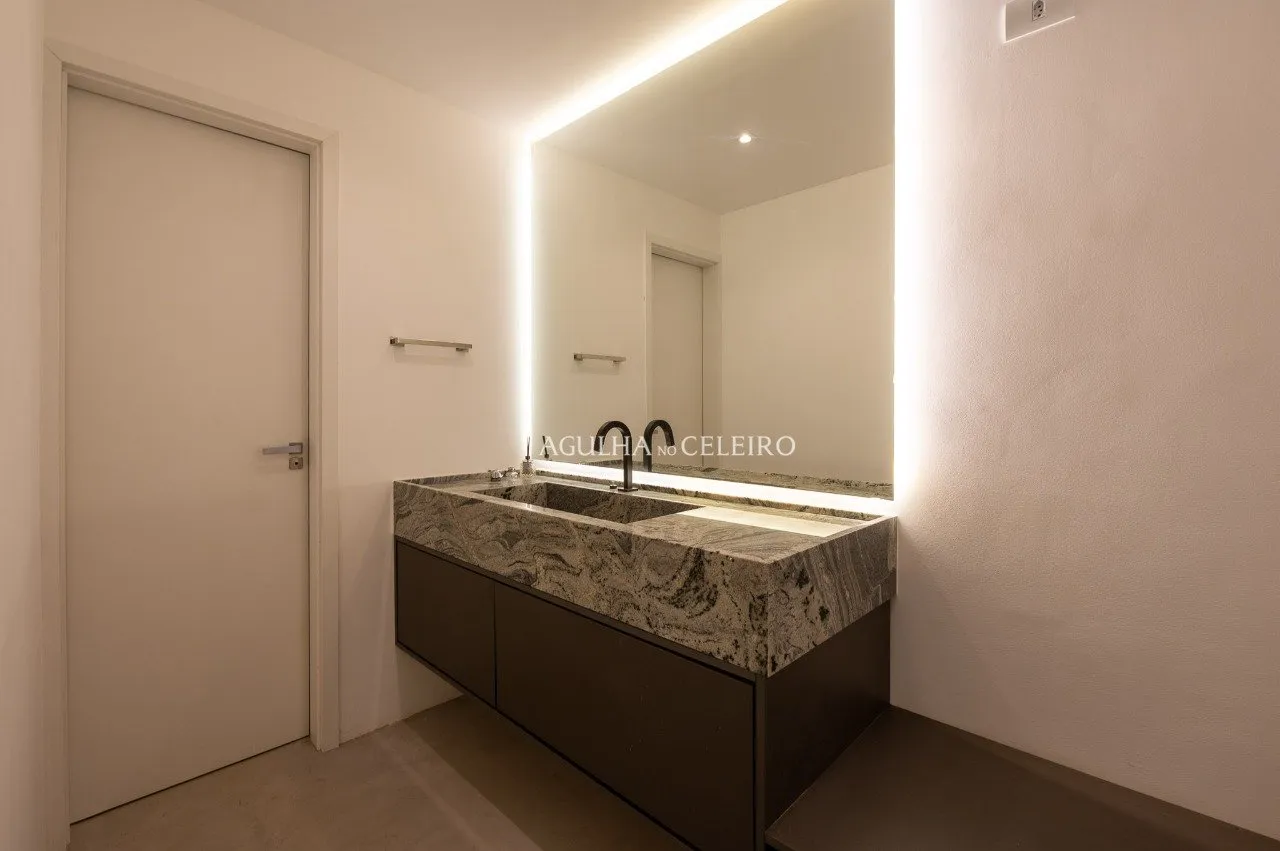 Casa contemporânea com alto padrão de segurança, muito verde e infinitas possibilidades para customizar do seu jeito. – 21259 - 21259 (11)