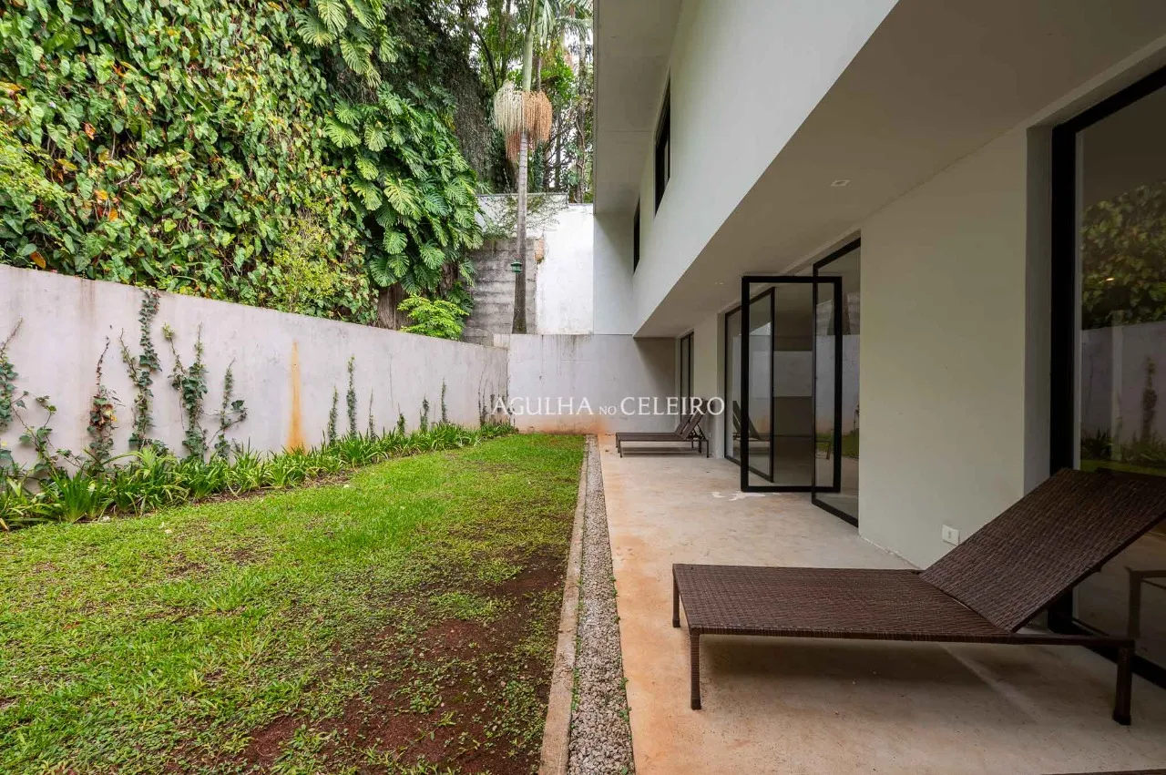 Casa contemporânea com alto padrão de segurança, muito verde e infinitas possibilidades para customizar do seu jeito. – 21259 - 21259 (10)