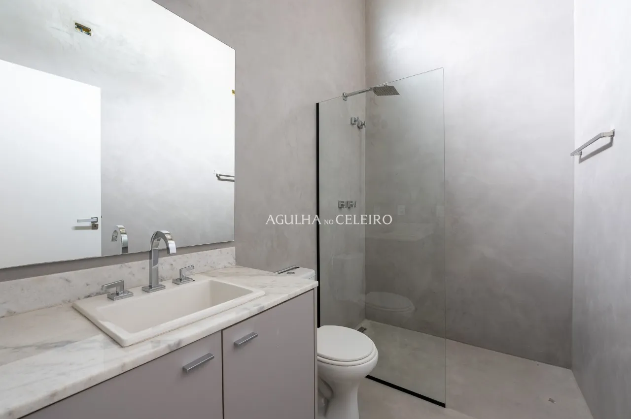 Casa contemporânea com alto padrão de segurança, muito verde e infinitas possibilidades para customizar do seu jeito. – 21259 - 21259 (20)