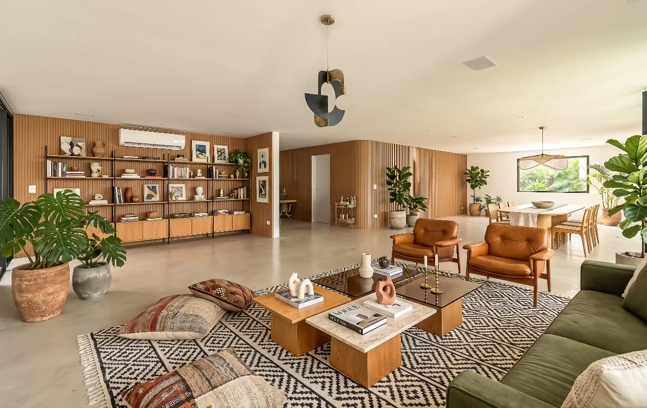 Casa contemporânea com alto padrão de segurança, muito verde e infinitas possibilidades para customizar do seu jeito. – 21259