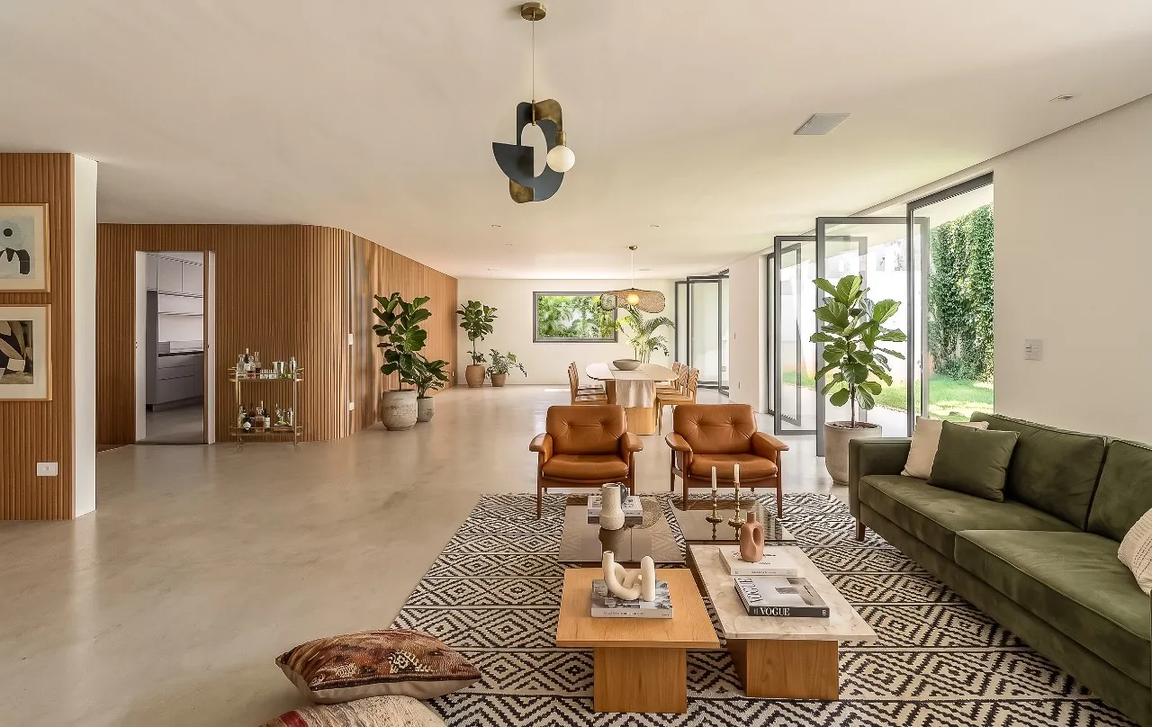 Casa contemporânea com alto padrão de segurança, muito verde e infinitas possibilidades para customizar do seu jeito. – 21259
