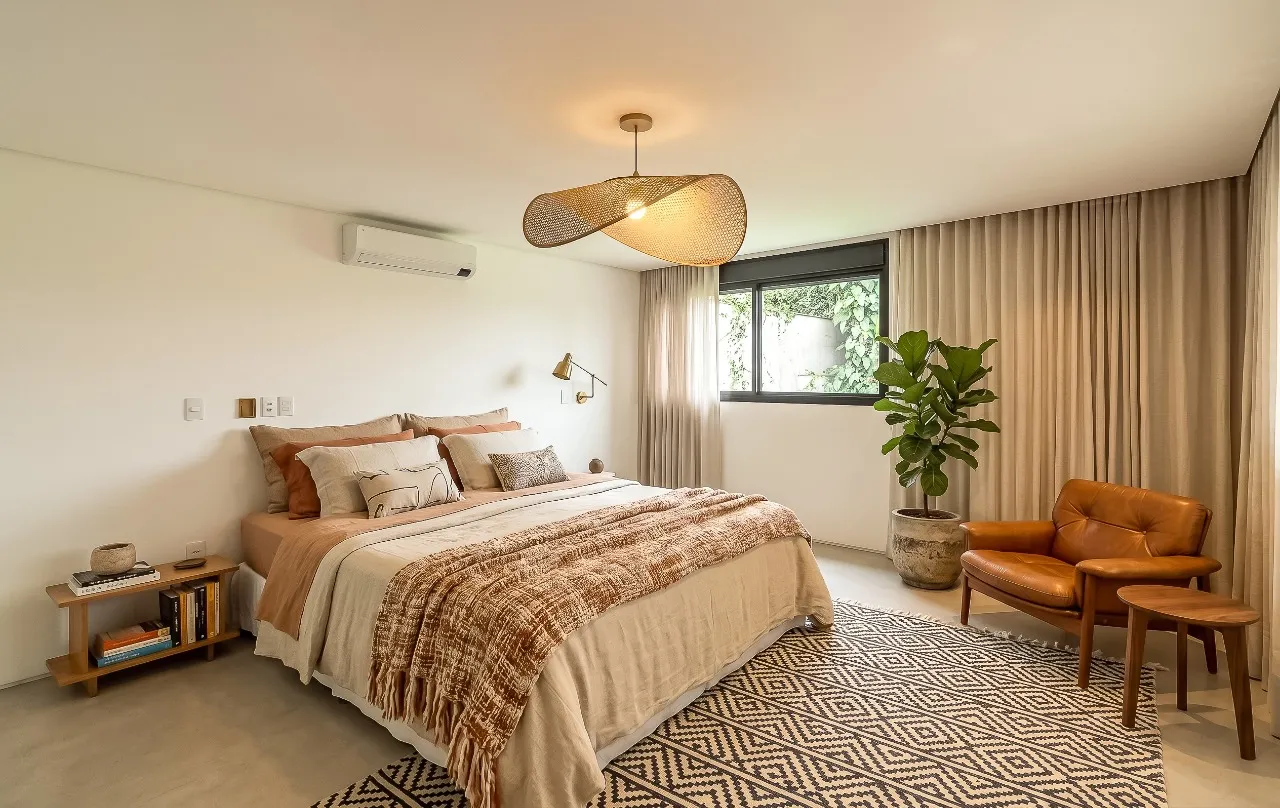 Casa contemporânea com alto padrão de segurança, muito verde e infinitas possibilidades para customizar do seu jeito. – 21259
