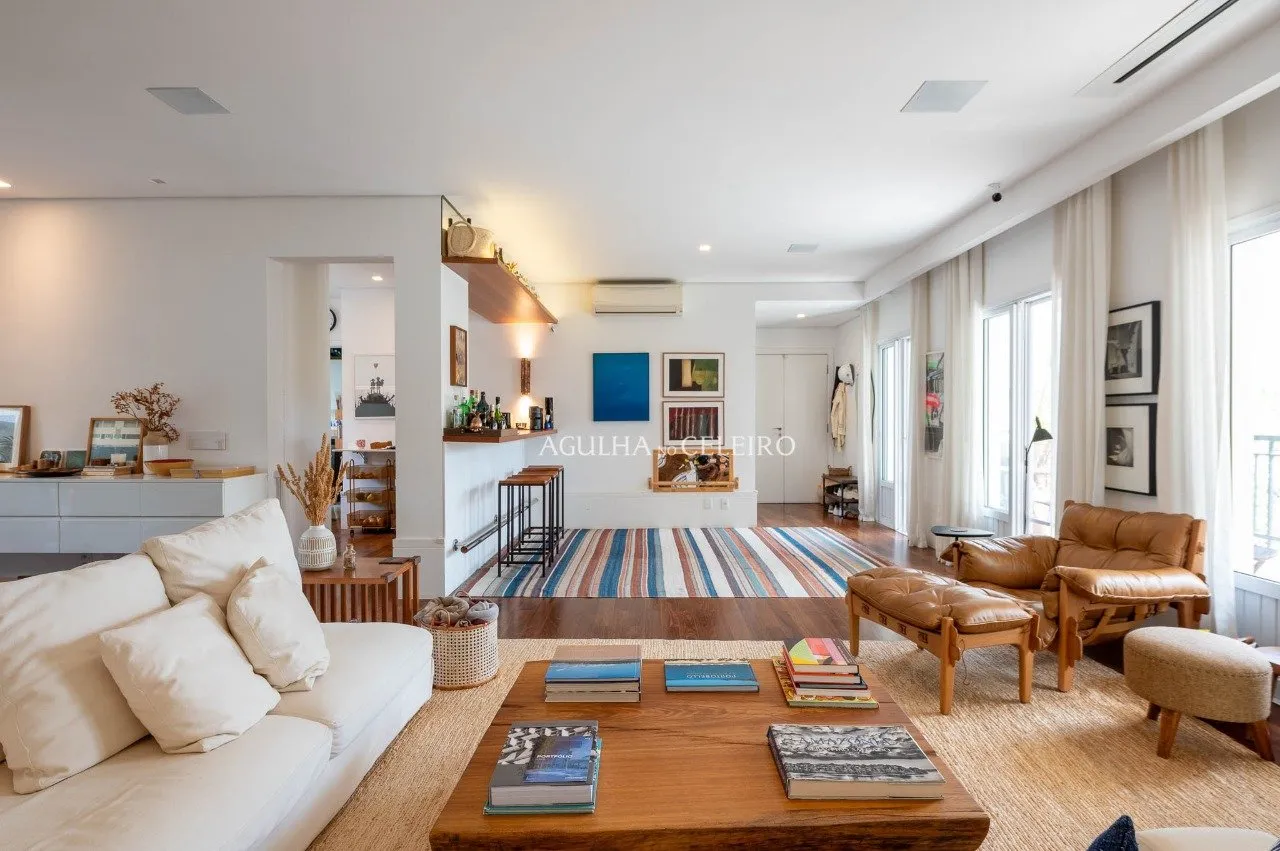 Apartamento com alma de casa em Alto de Pinheiros – 21291