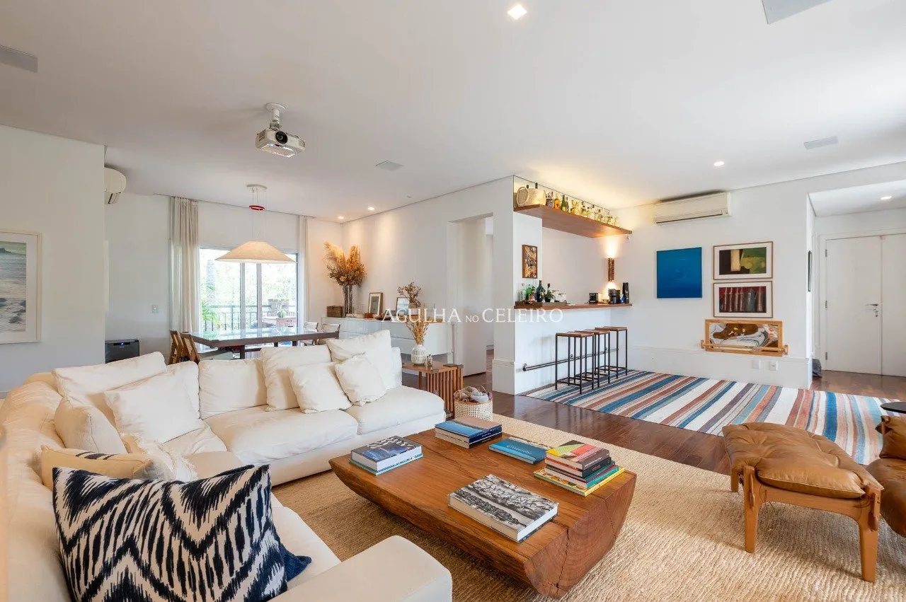 Apartamento com alma de casa em Alto de Pinheiros – 21291