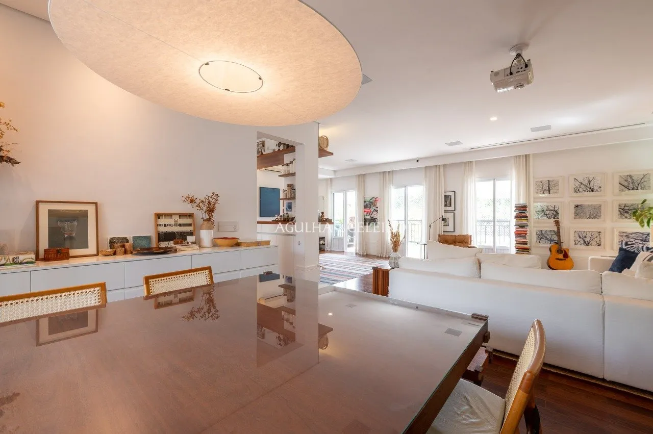 Apartamento com alma de casa em Alto de Pinheiros – 21291