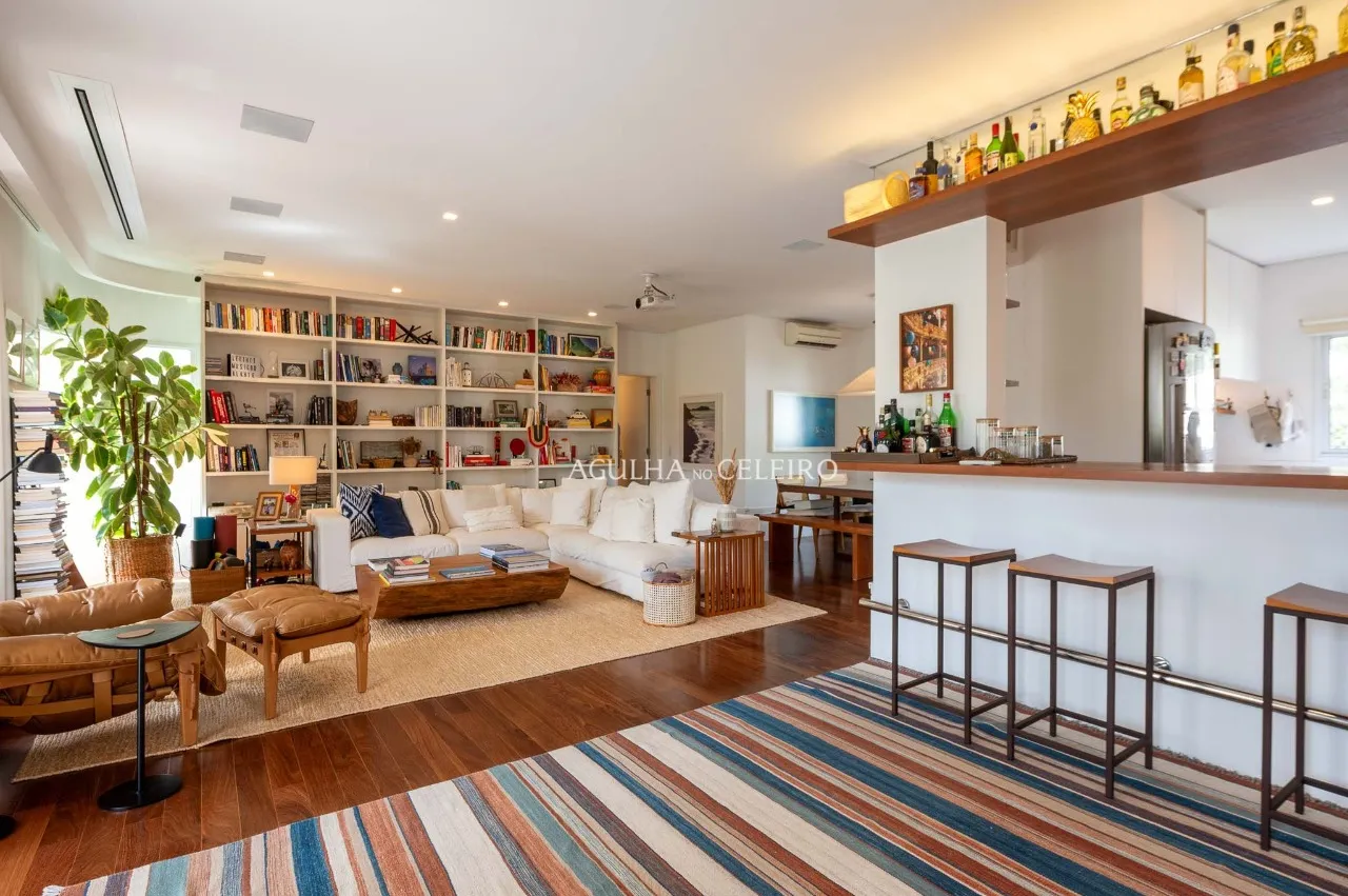 Apartamento com alma de casa em Alto de Pinheiros – 21291