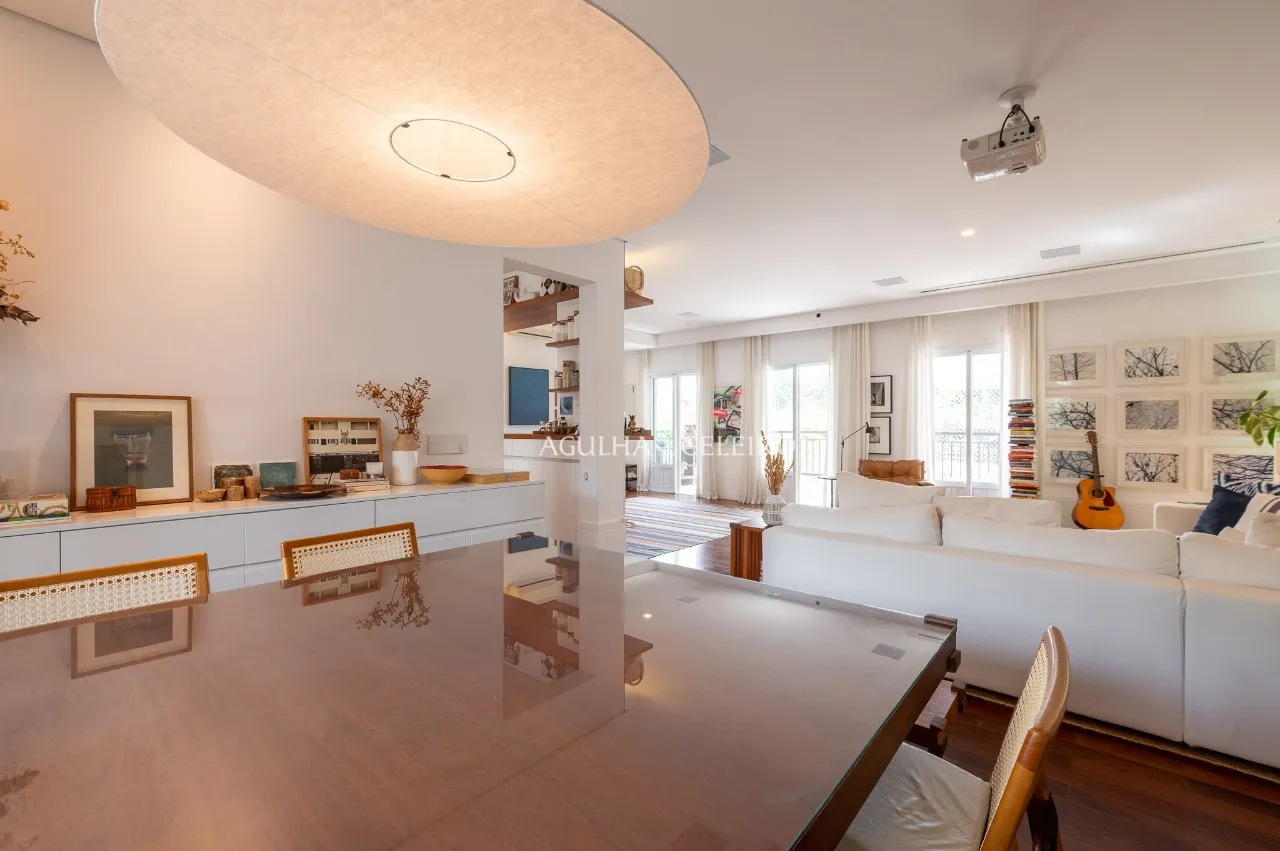 Apartamento com alma de casa em Alto de Pinheiros – 21291