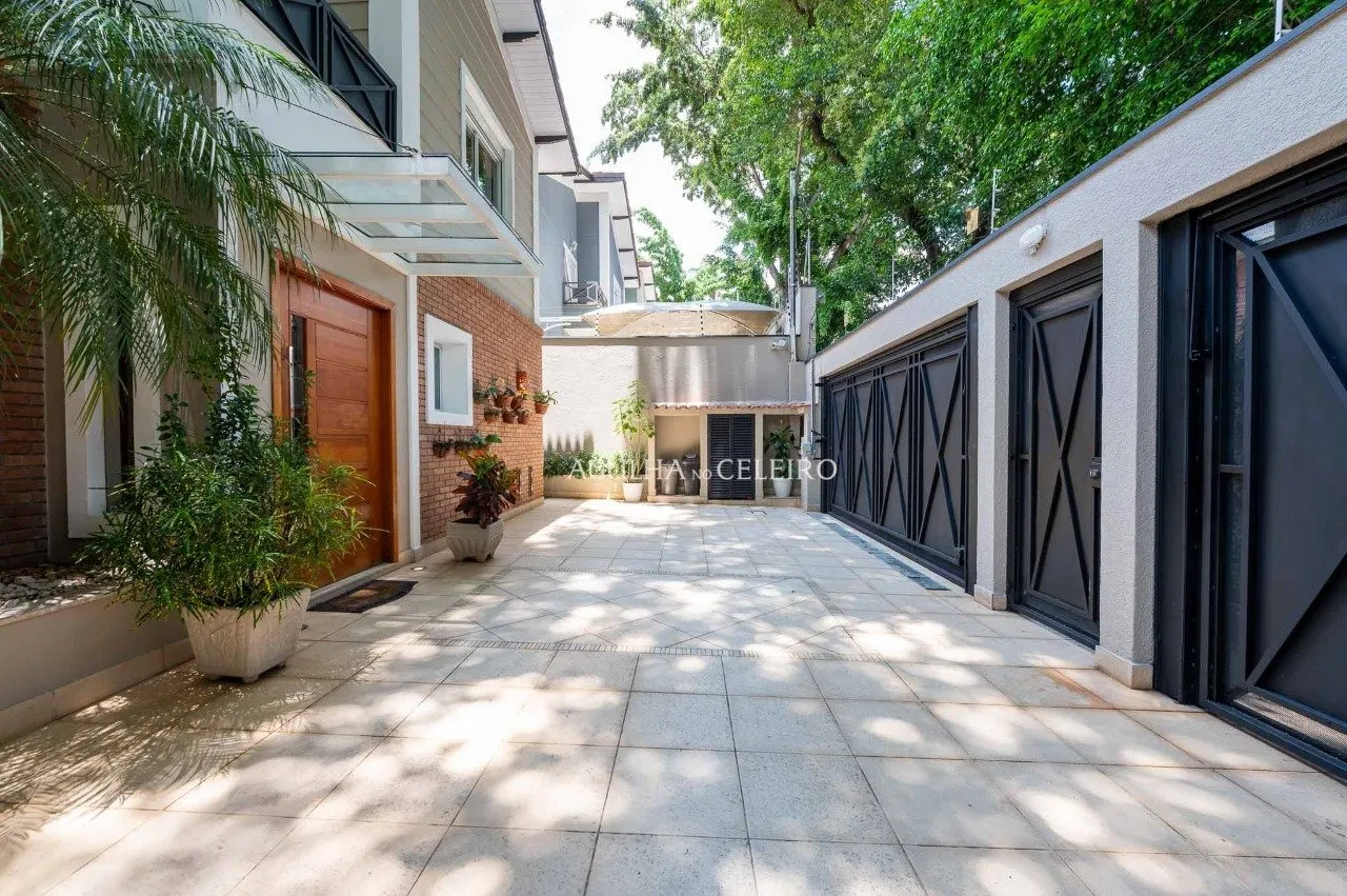 Casa com planta diferenciada no Brooklin – 21322