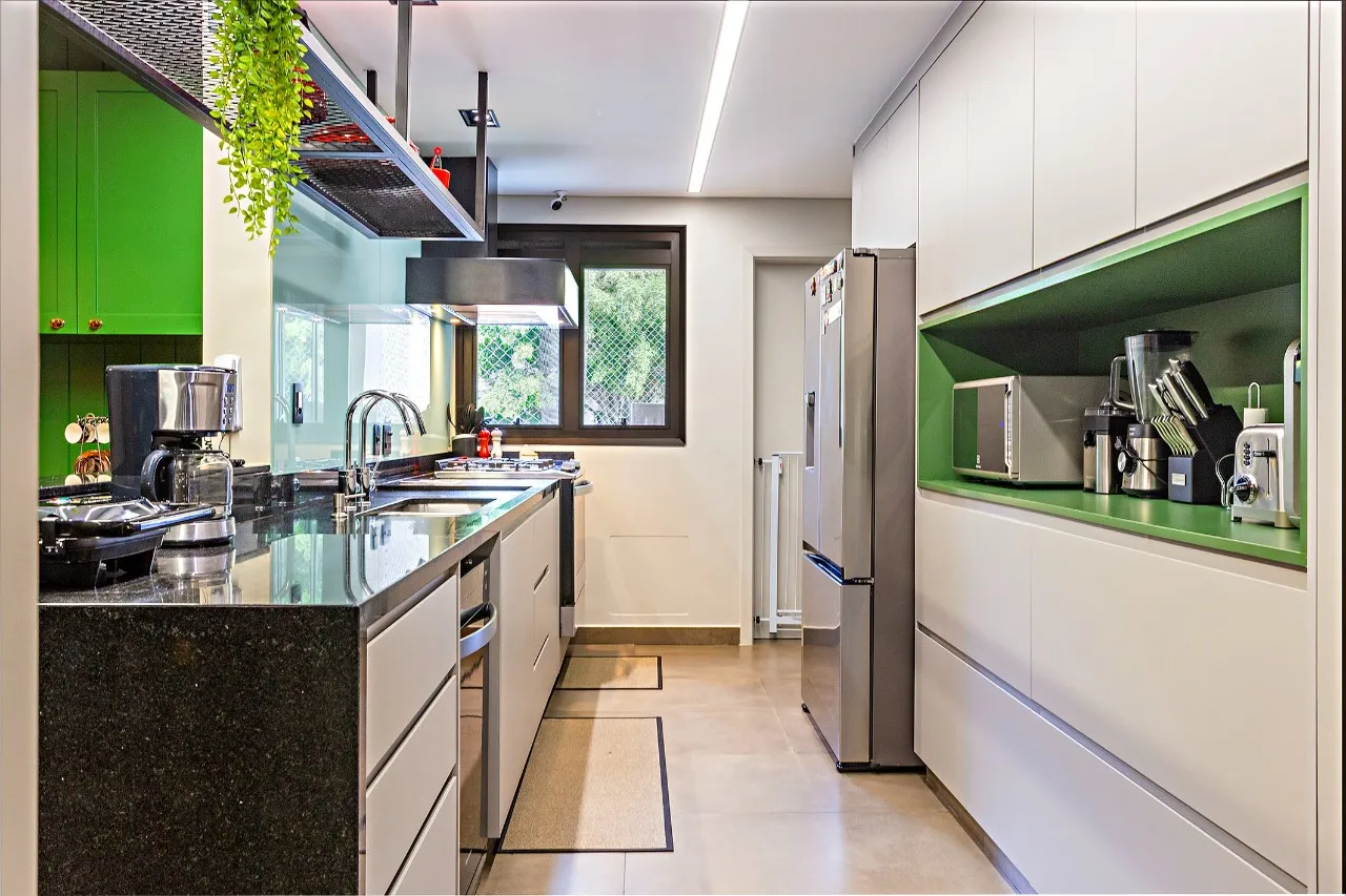 Apartamento reformado próximo ao Colégio São Luiz e Ibirapuera – 9159