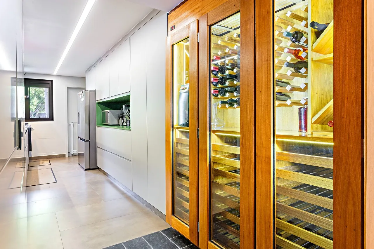 Apartamento reformado próximo ao Colégio São Luiz e Ibirapuera – 9159