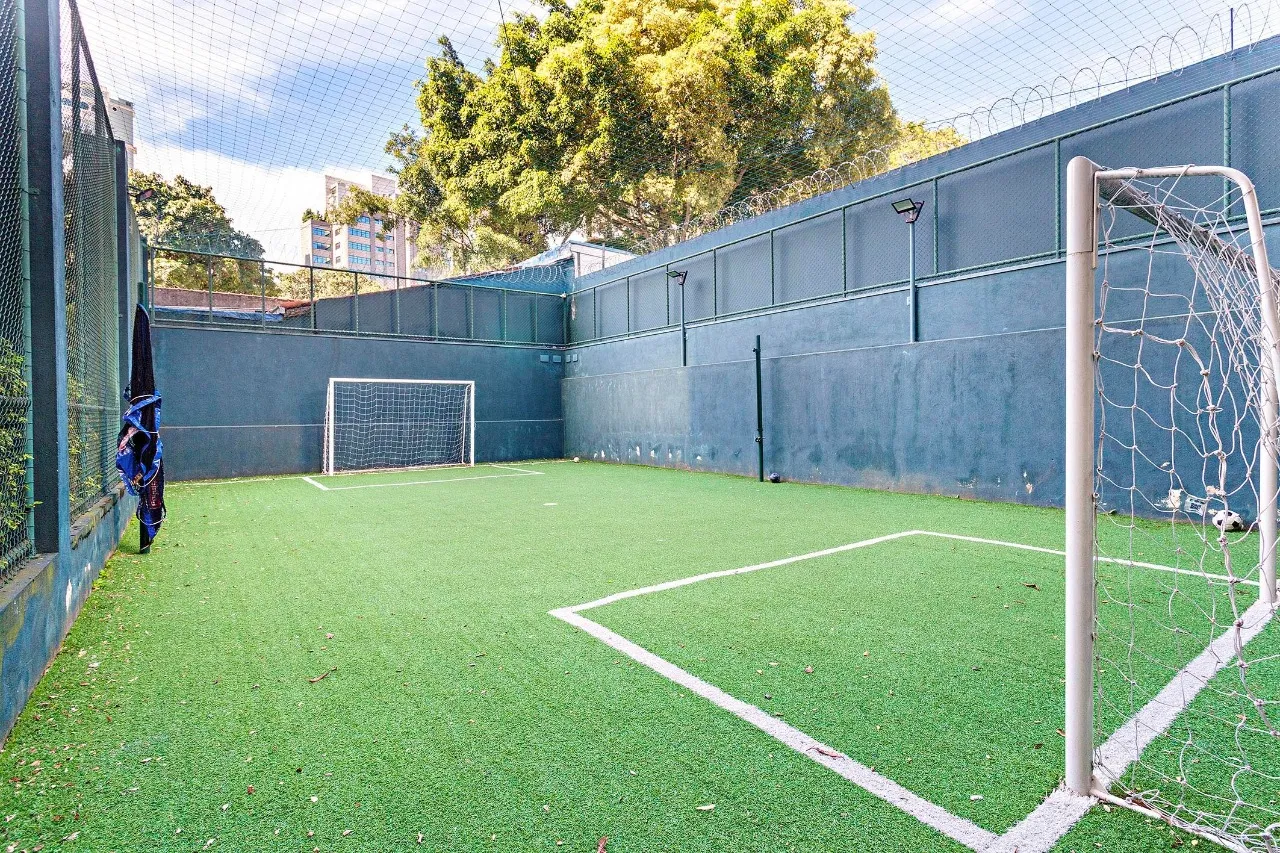 Apartamento reformado próximo ao Colégio São Luiz e Ibirapuera – 9159