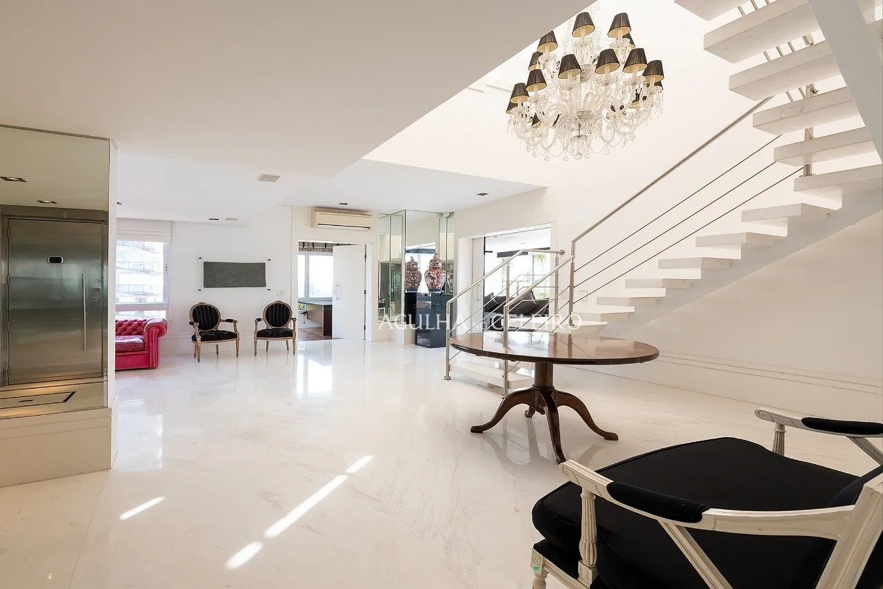 Cobertura a poucos passos do Parque do Ibirapuera – 9830