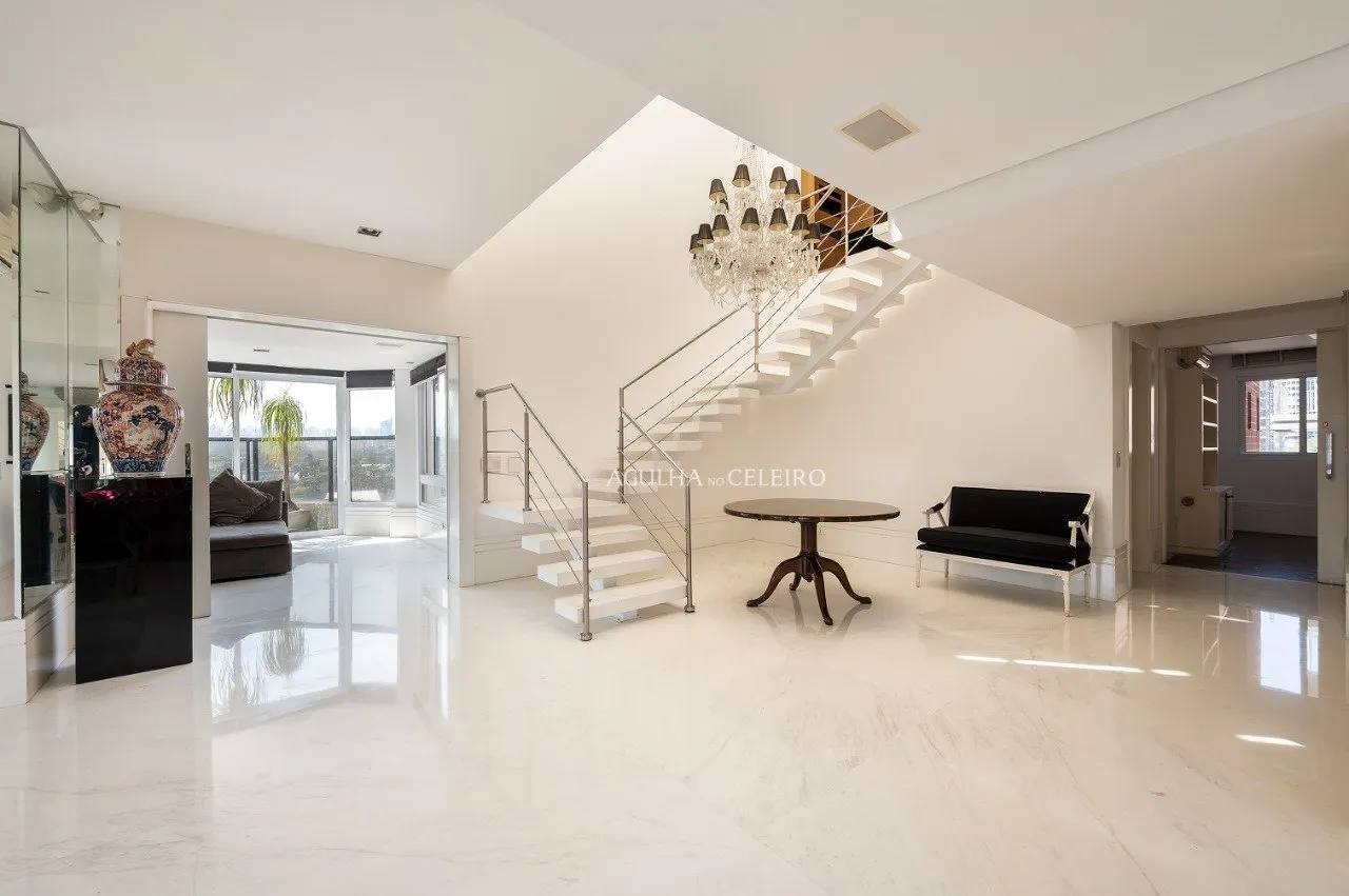 Cobertura a poucos passos do Parque do Ibirapuera – 9830