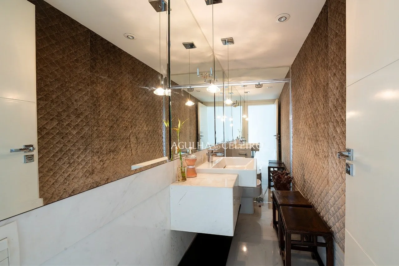 Cobertura a poucos passos do Parque do Ibirapuera – 9830