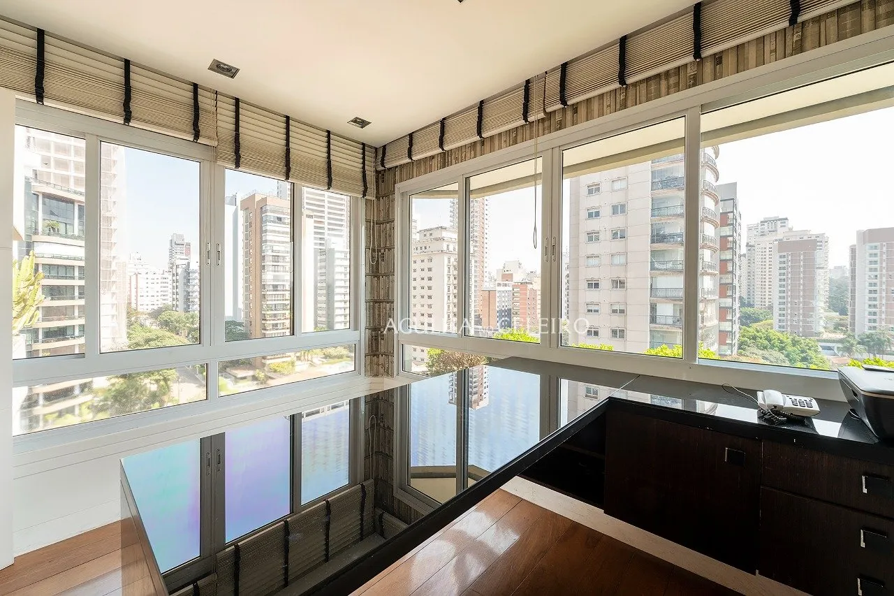 Cobertura a poucos passos do Parque do Ibirapuera – 9830