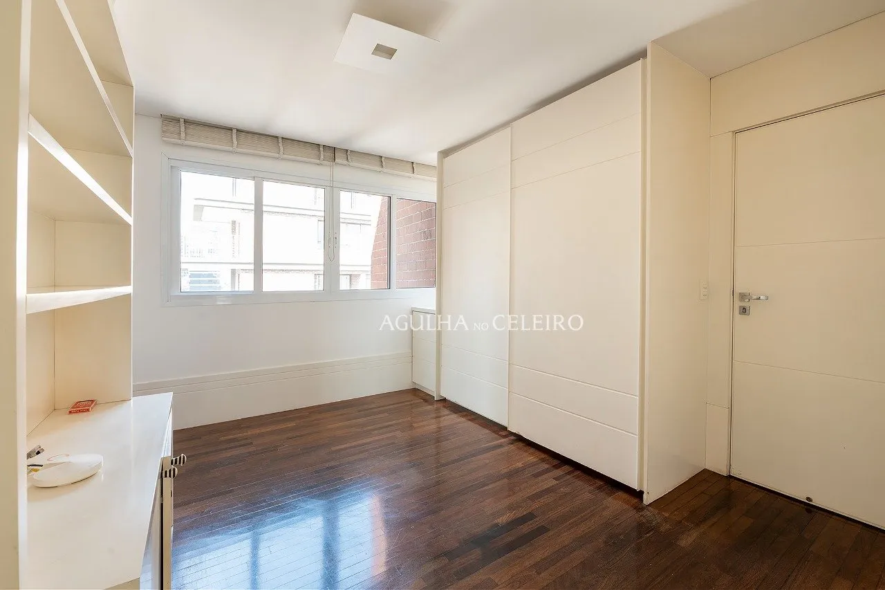 Cobertura a poucos passos do Parque do Ibirapuera – 9830