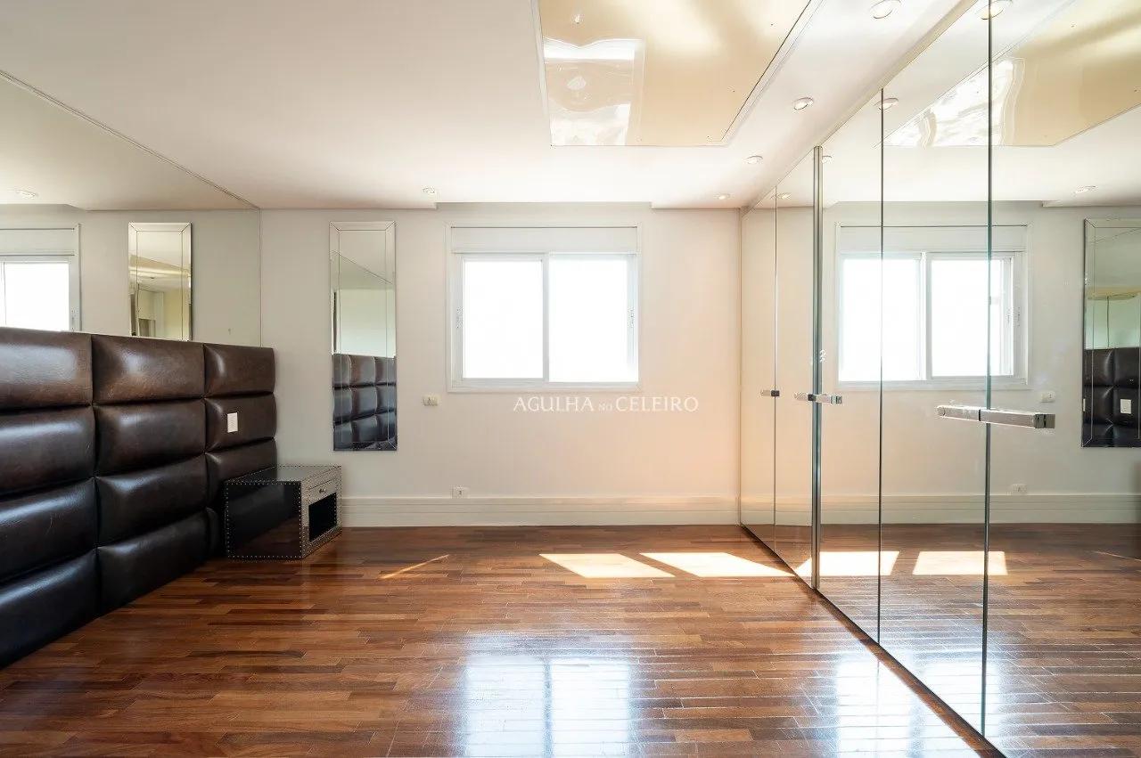 Cobertura a poucos passos do Parque do Ibirapuera – 9830