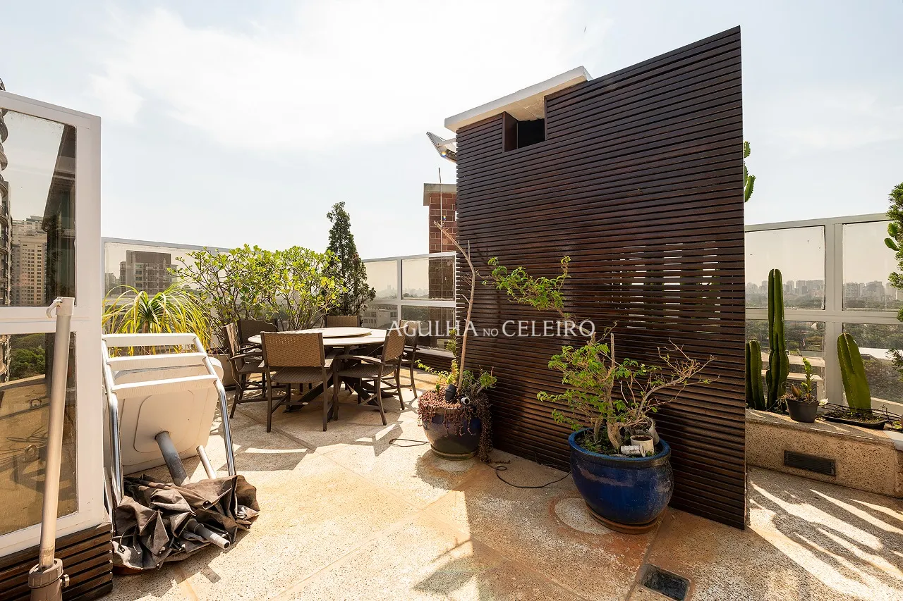 Cobertura a poucos passos do Parque do Ibirapuera – 9830