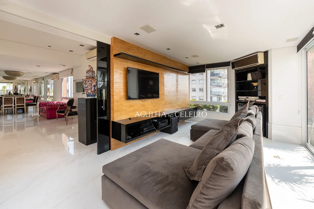 Cobertura a poucos passos do Parque do Ibirapuera – 9830