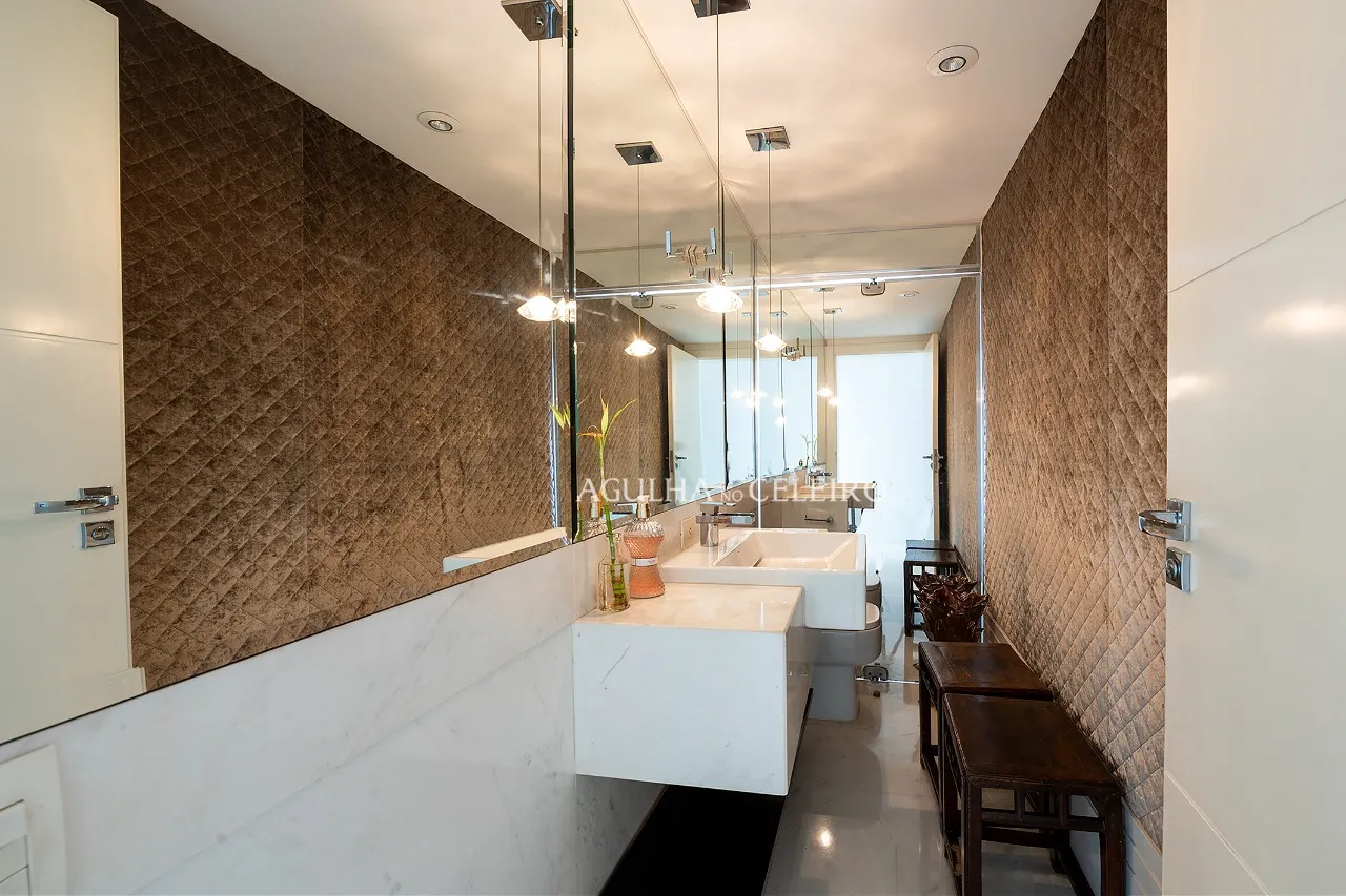 Cobertura a poucos passos do Parque do Ibirapuera – 9830