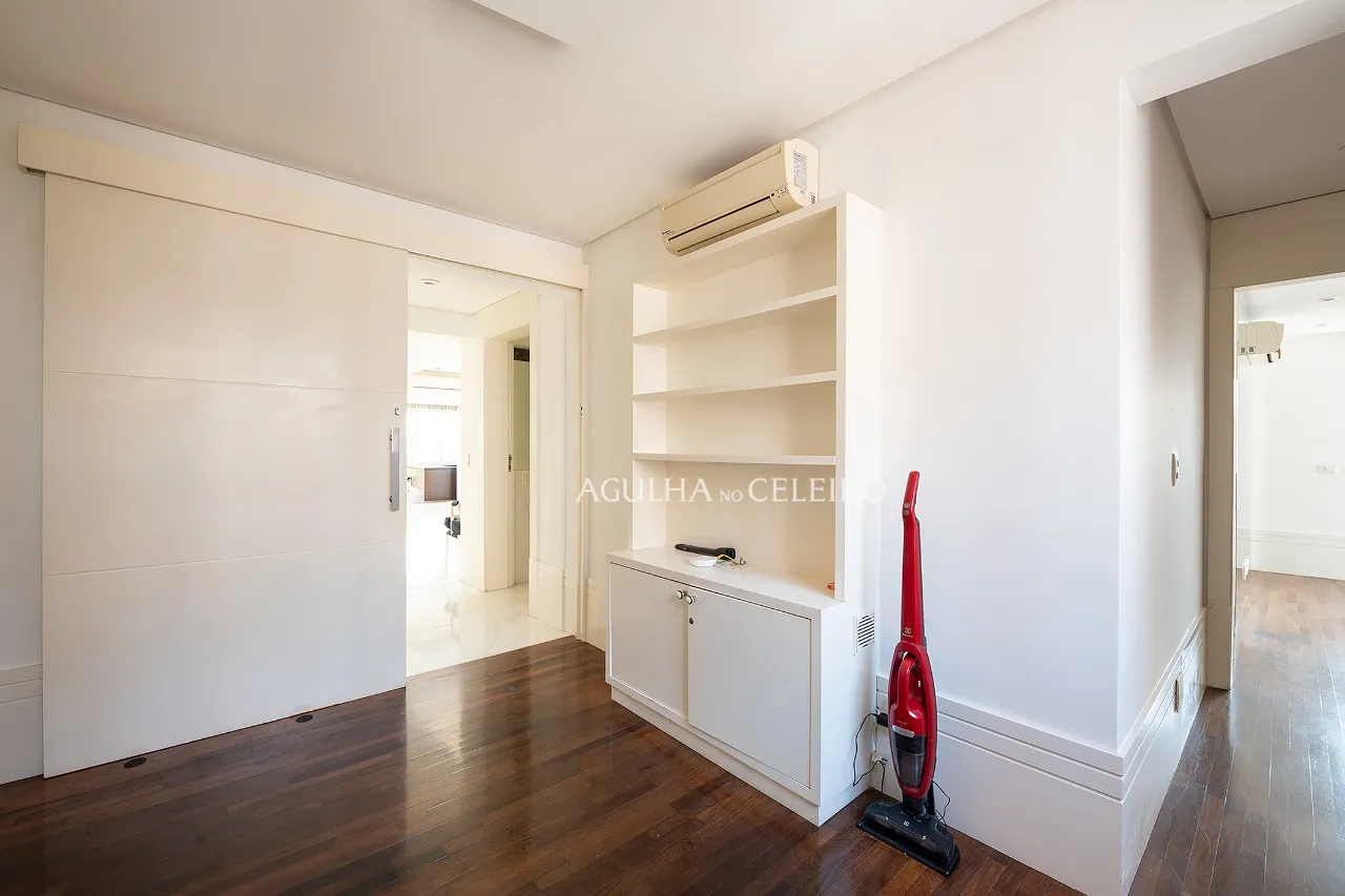 Cobertura a poucos passos do Parque do Ibirapuera – 9830