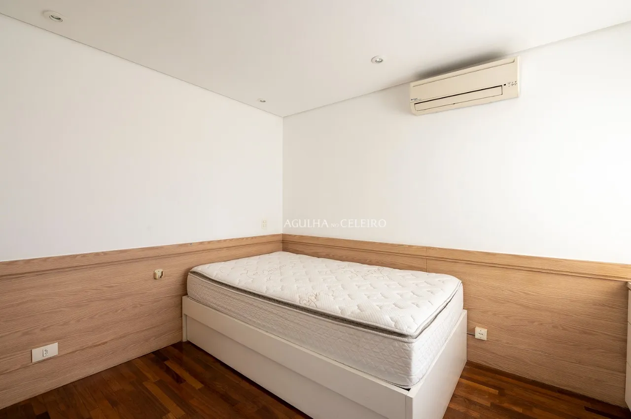 Cobertura a poucos passos do Parque do Ibirapuera – 9830