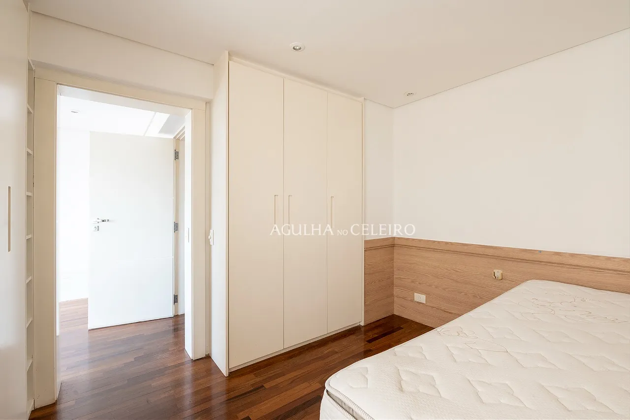 Cobertura a poucos passos do Parque do Ibirapuera – 9830