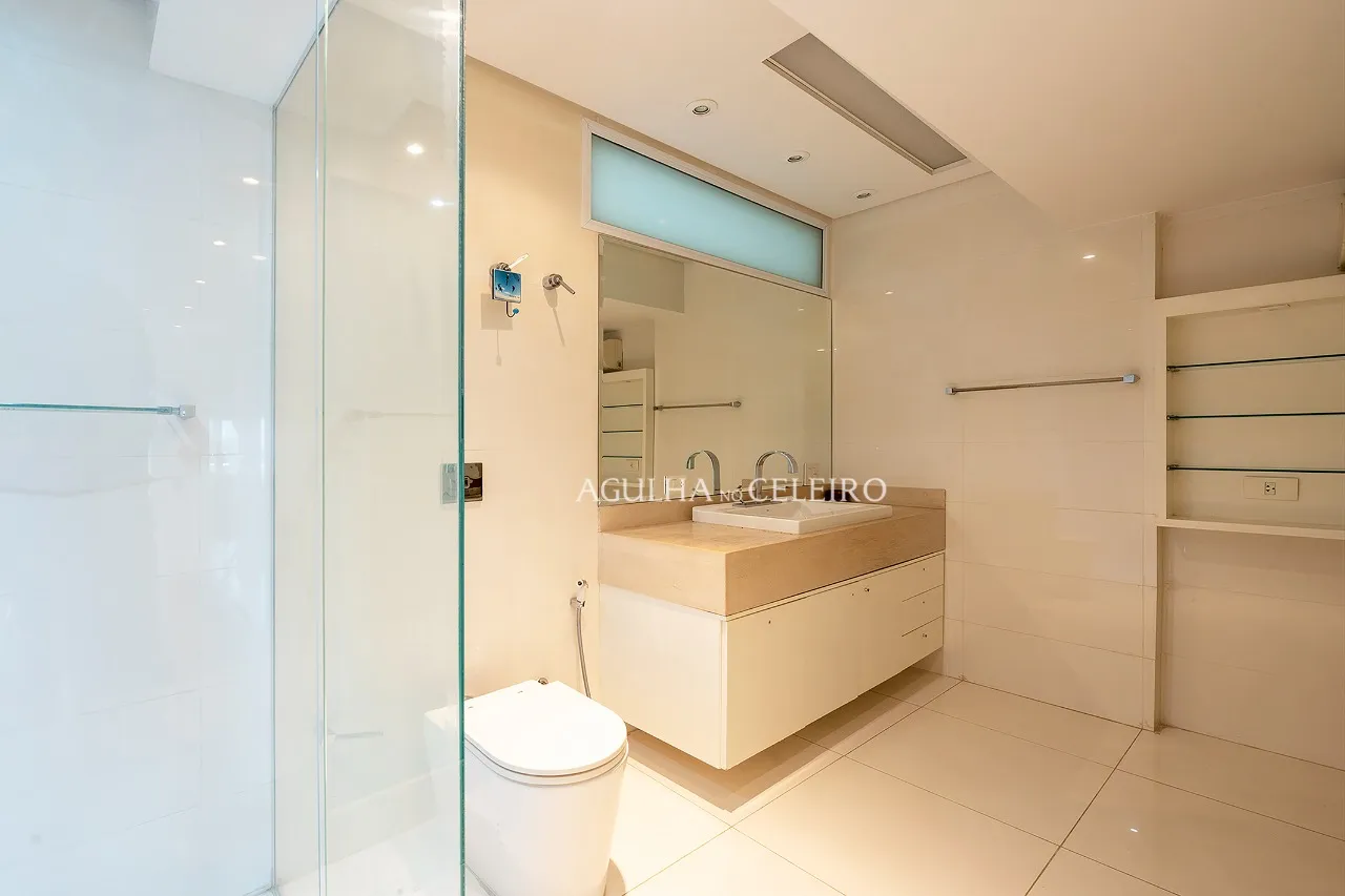 Cobertura a poucos passos do Parque do Ibirapuera – 9830