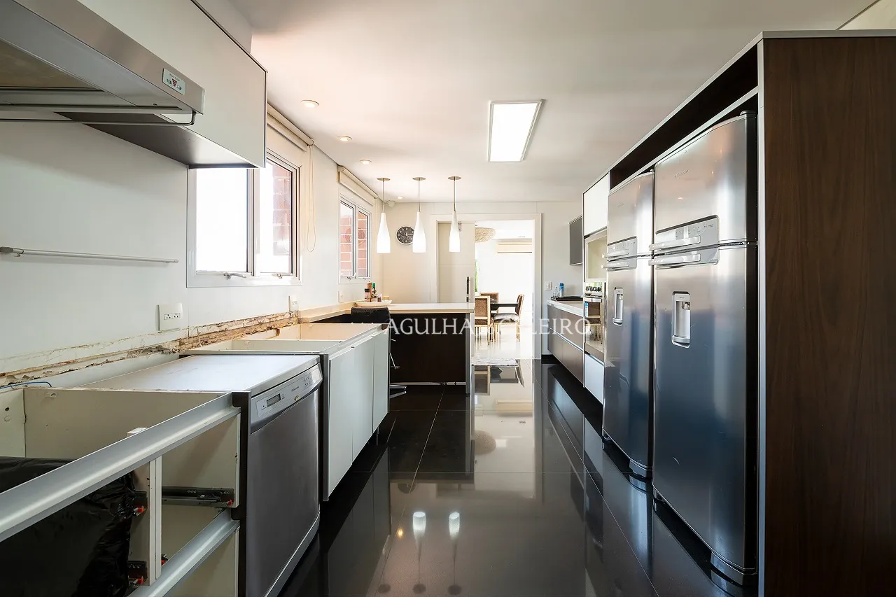 Cobertura a poucos passos do Parque do Ibirapuera – 9830