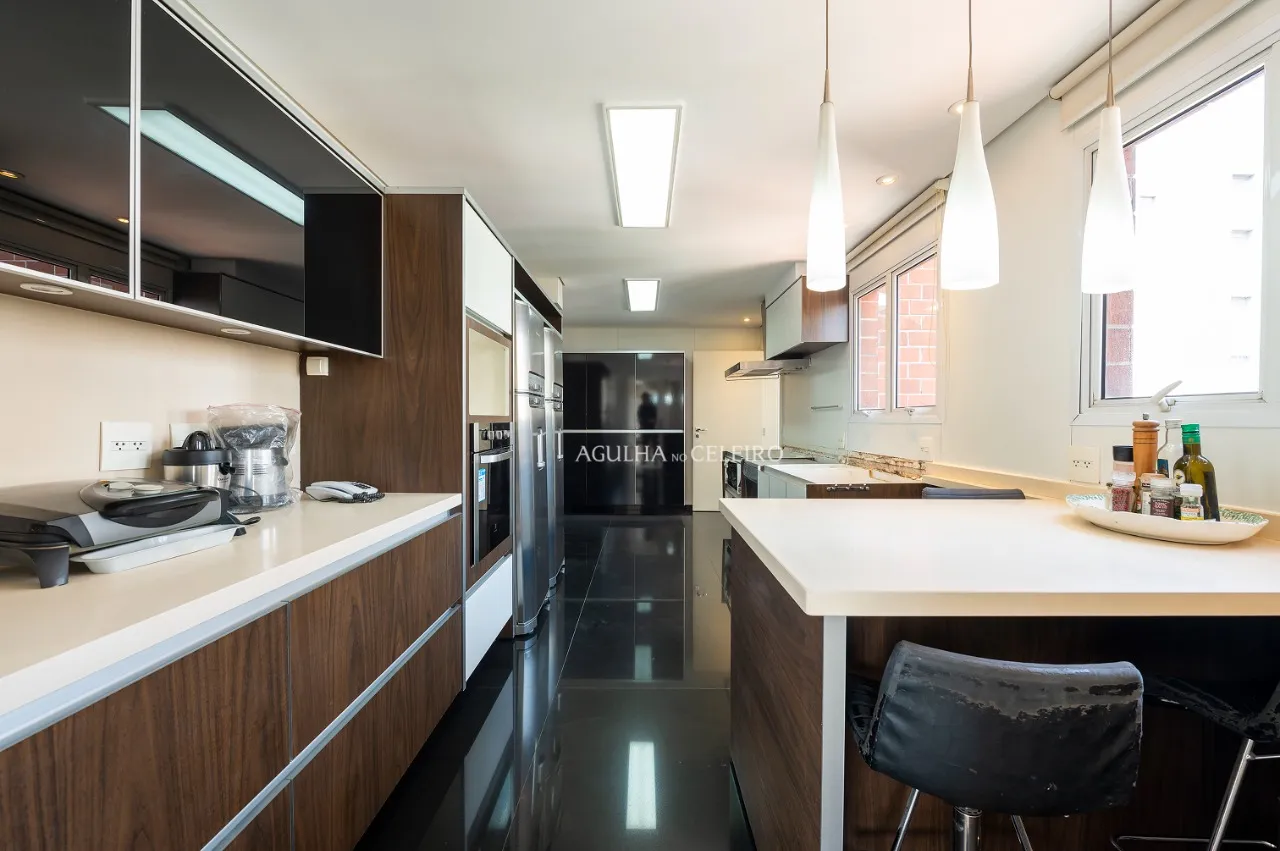 Cobertura a poucos passos do Parque do Ibirapuera – 9830