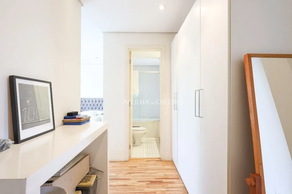 Apartamento em prédio moderno à venda no Itaim Bibi. – AP8378