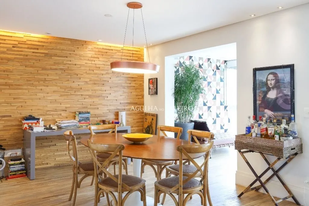 Apartamento em prédio moderno à venda no Itaim Bibi. – AP8378