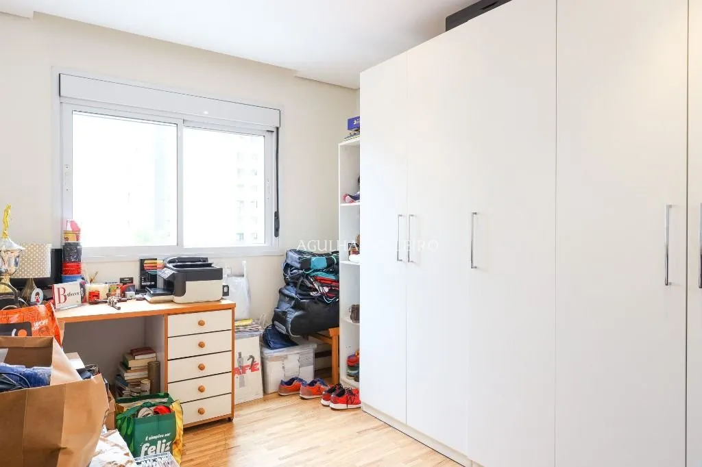 Apartamento em prédio moderno à venda no Itaim Bibi. – AP8378