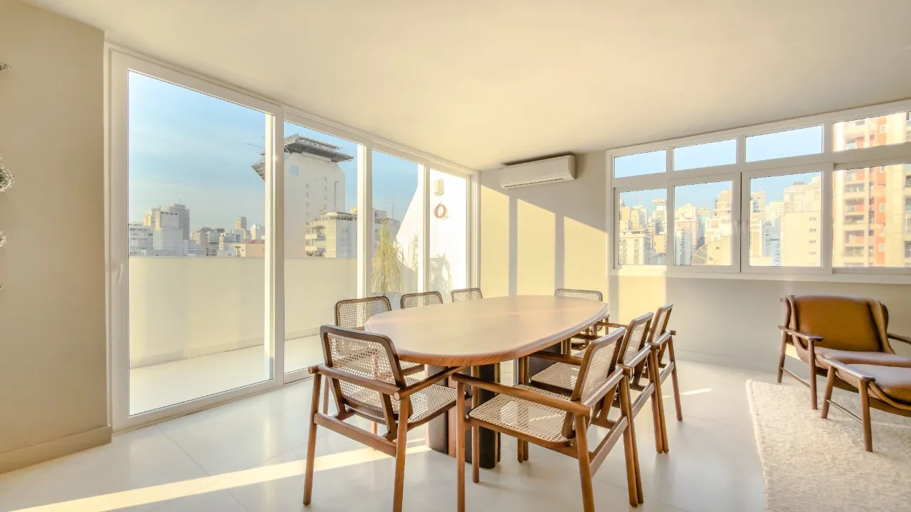 Belíssimo apartamento em andar alto na parte plana do Jardins, a poucos passos do Clube Paulistano e da Oscar Freire – AP8515