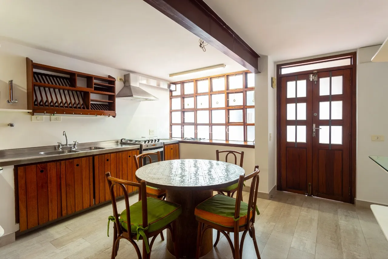 Charme, conforto em excelente localização na Vila Madalena. – 12798