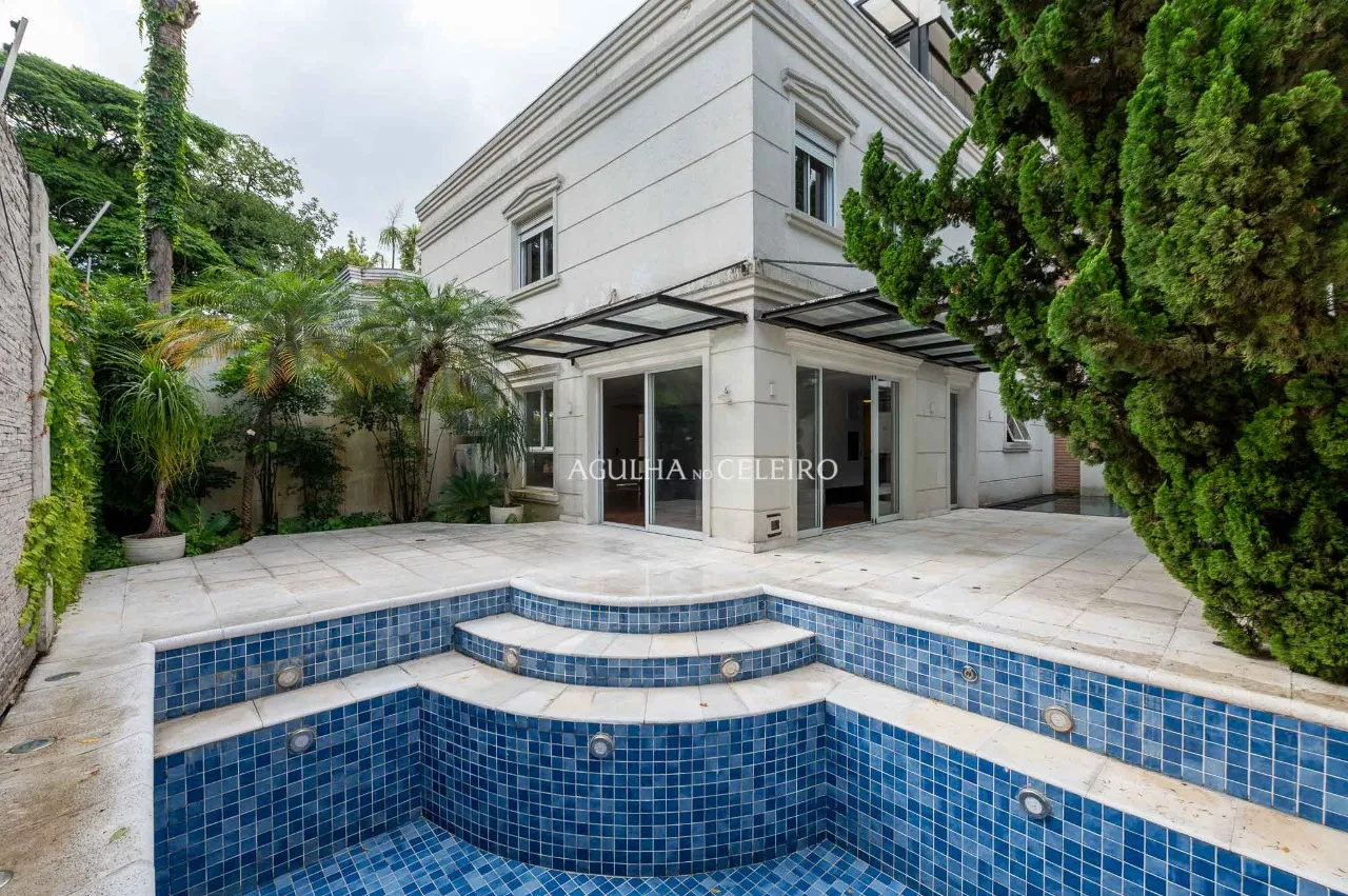 Casa de condomínio com jardim, piscina e terraço à venda no Brooklin Novo. – 17897