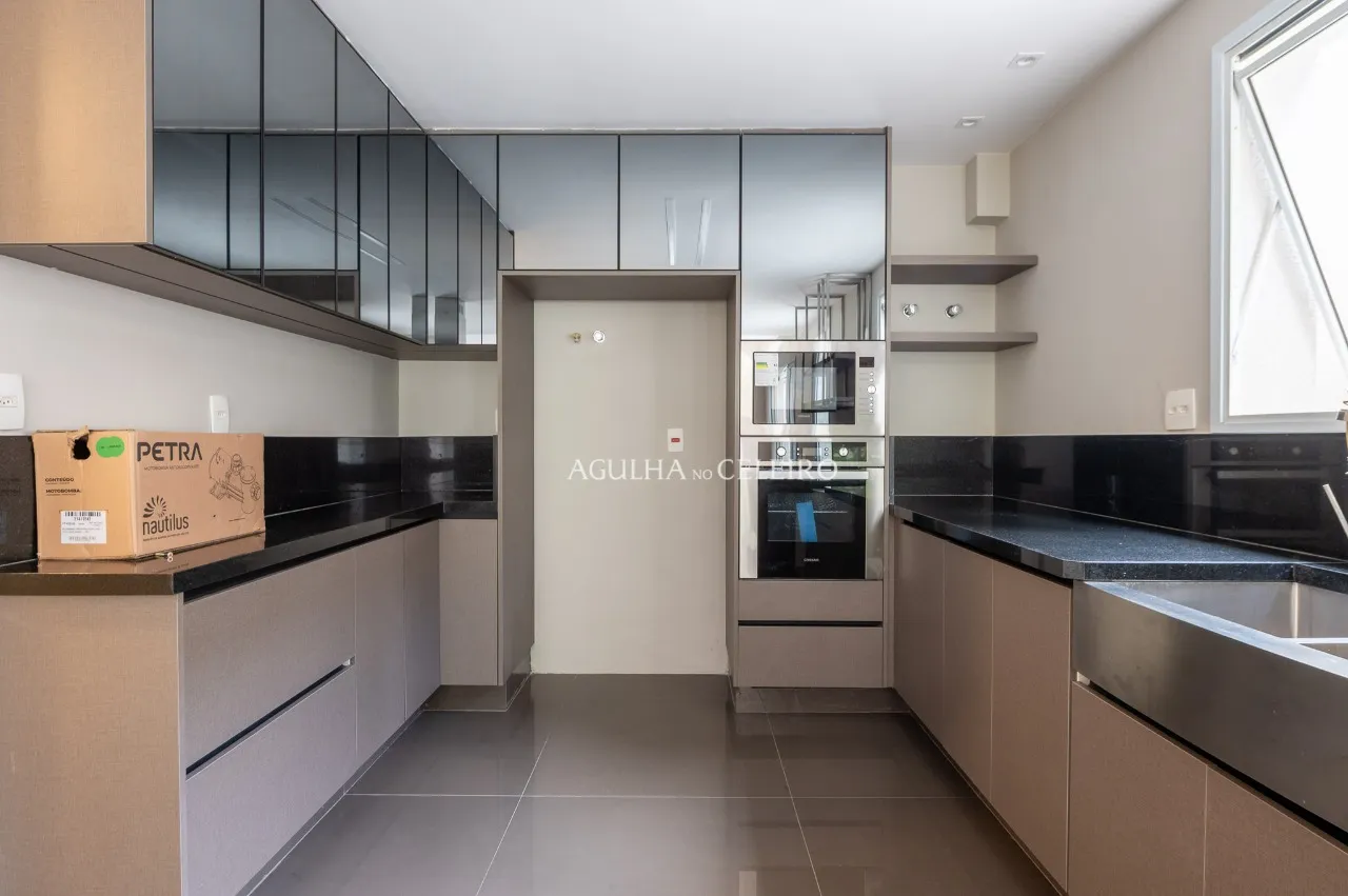 Casa de condomínio com jardim, piscina e terraço à venda no Brooklin Novo. – 17897