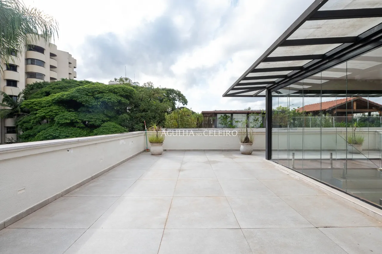 Casa de condomínio com jardim, piscina e terraço à venda no Brooklin Novo. – 17897