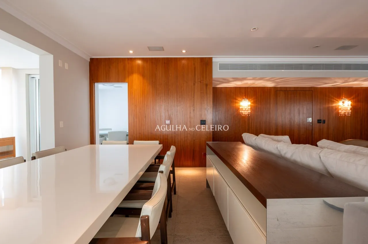 Um imóvel único, que combina espaço, elegância e localização privilegiada. – 19102