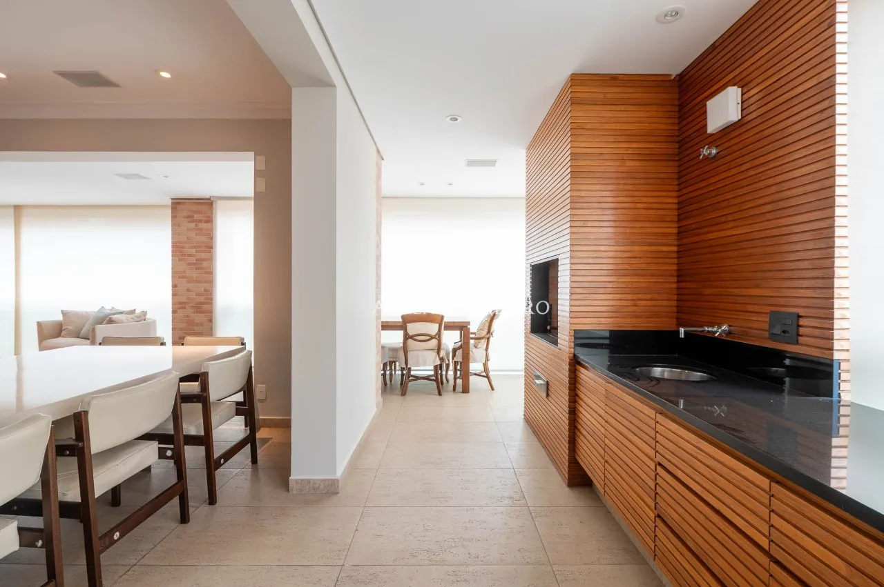 Um imóvel único, que combina espaço, elegância e localização privilegiada. – 19102