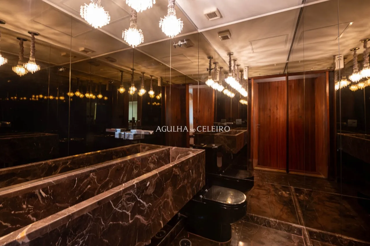 Um imóvel único, que combina espaço, elegância e localização privilegiada. – 19102