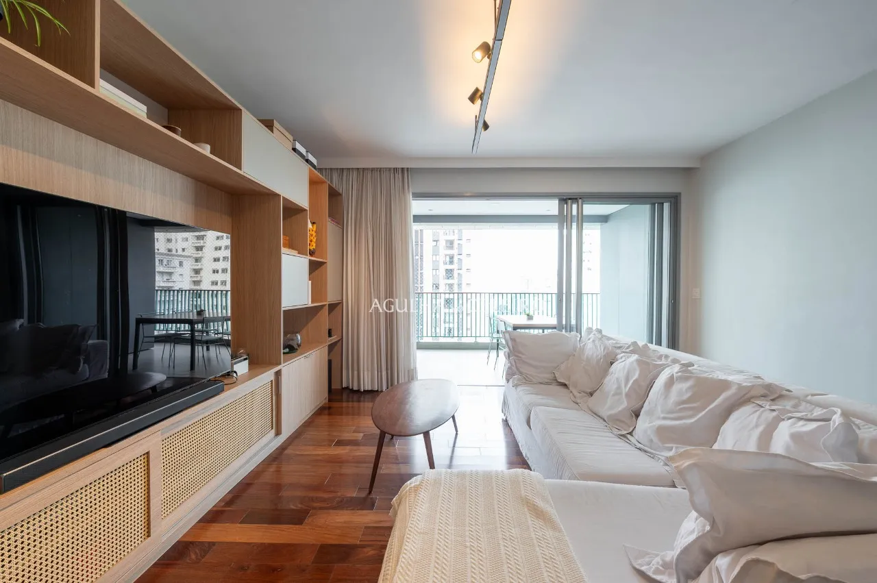 Apartamento em prédio novo à venda em Moema Pássaros. – 20784