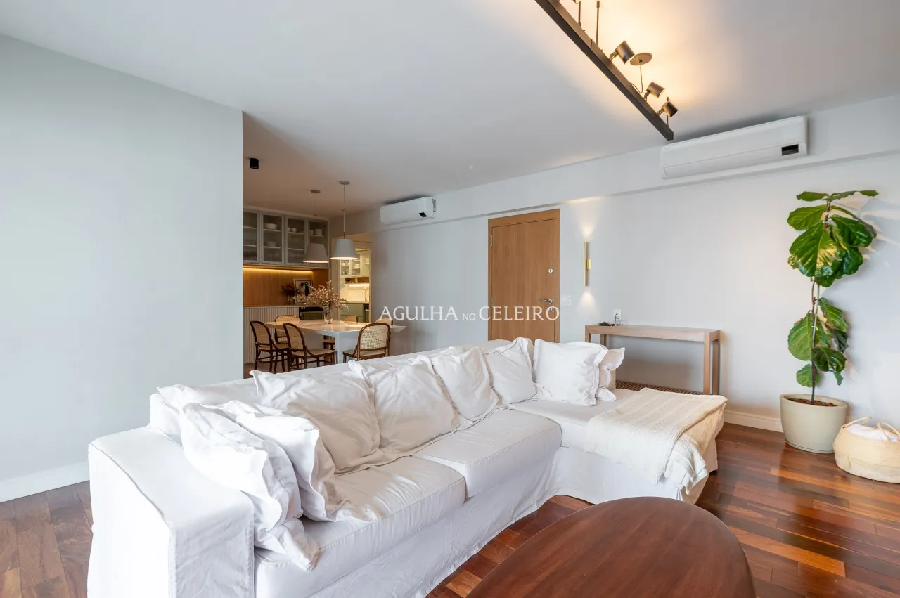 Apartamento em prédio novo à venda em Moema Pássaros. – 20784