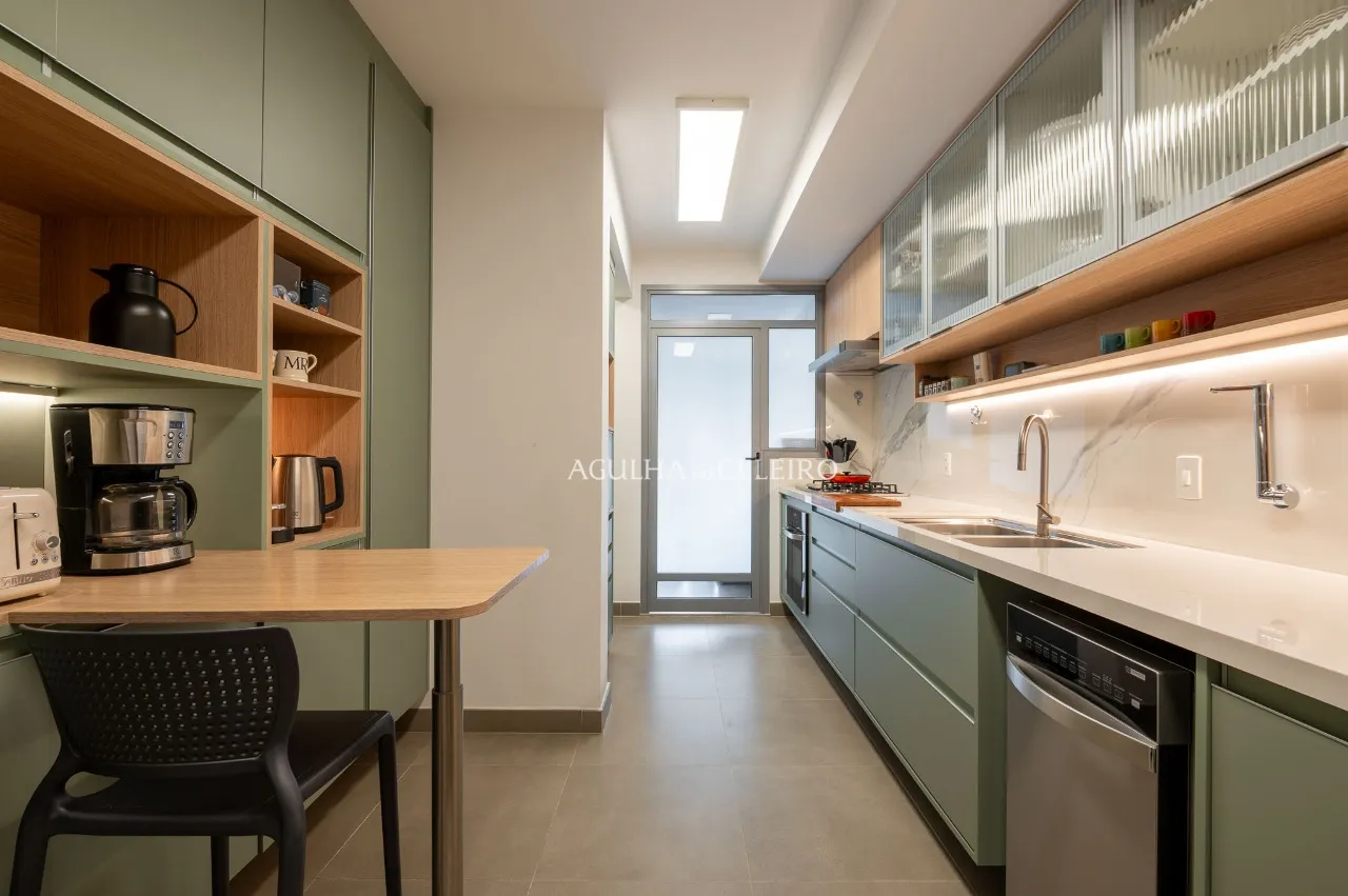 Apartamento em prédio novo à venda em Moema Pássaros. – 20784