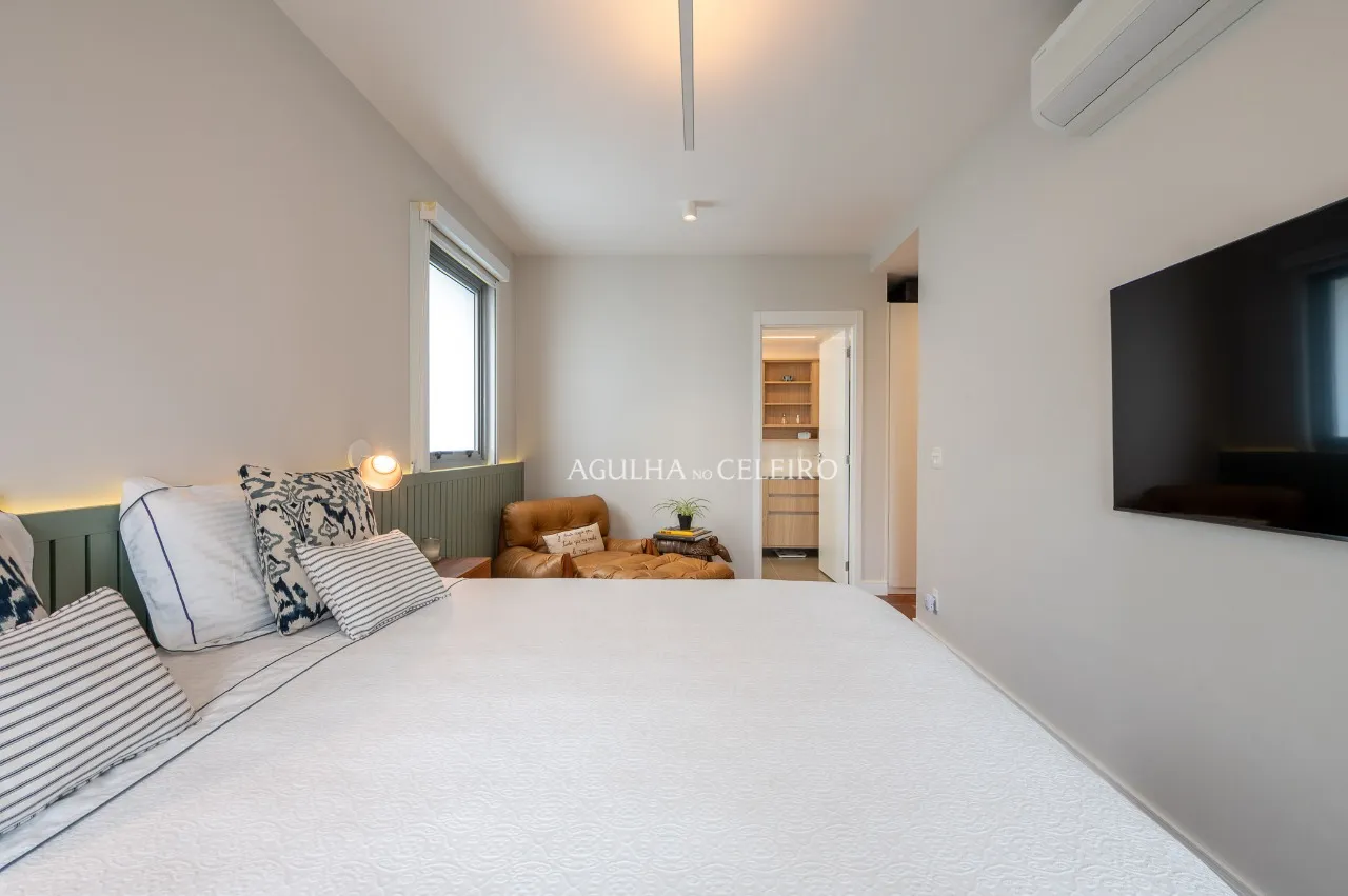 Apartamento em prédio novo à venda em Moema Pássaros. – 20784